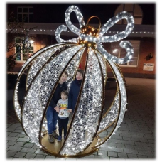 Светящийся шар с белым бантом